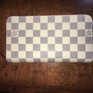 White and gray checkered wallet